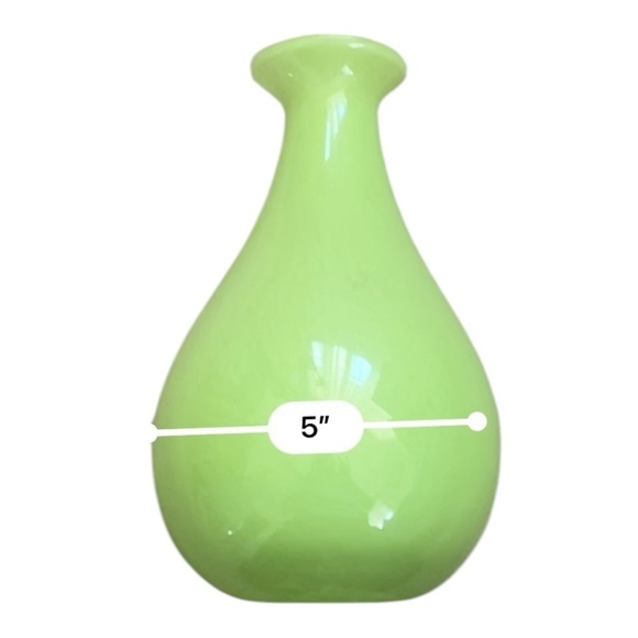 Vintage Elegant Green Vase 8x5 - Picture 7 of 7